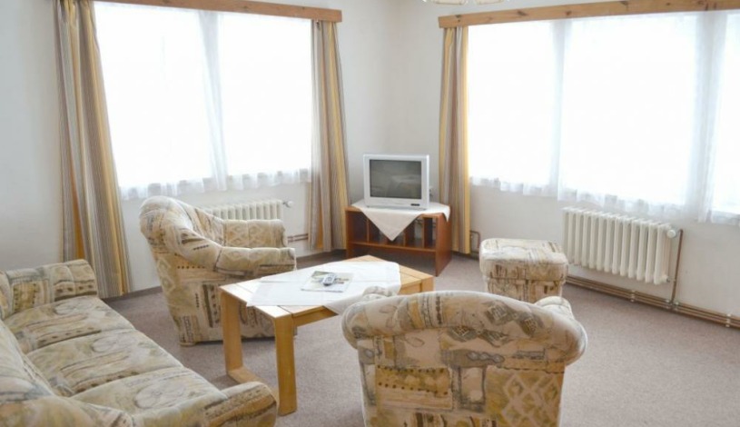 Penzion Malý Šišák Špindlerův Mlýn - Třílůžkový pokoj v bytě - budova  Gábi